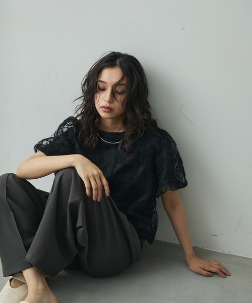 Lunea（ルネア）の「フラワーチュールレーストップス（シャツ/ブラウス・レディース・ブラック/ホワイト・FREE）」の3枚目の写真