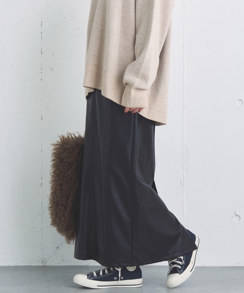 Doux archives（ドゥアルシーヴ）の「ストレッチレザータイトスカート（スカート・レディース・ブラック/ブラウン/モカ・36/38）」の2枚目の写真