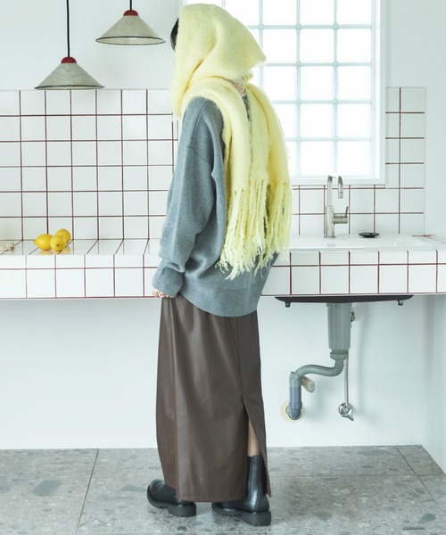 Doux archives（ドゥアルシーヴ）の「ストレッチレザータイトスカート（スカート・レディース・ブラック/ブラウン/モカ・36/38）」の8枚目の写真