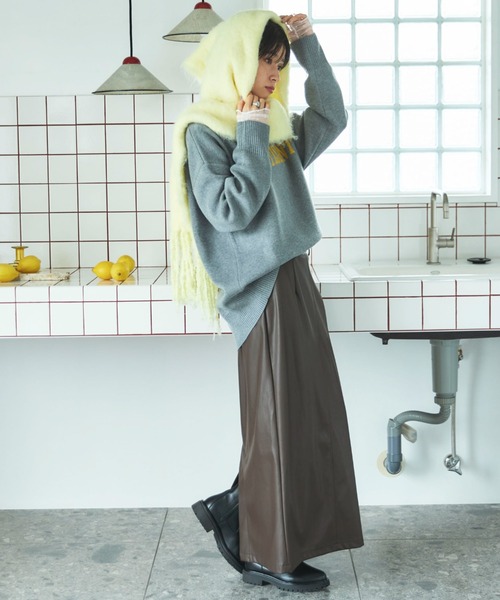 Doux archives（ドゥアルシーヴ）の「ストレッチレザータイトスカート（スカート・レディース・ブラック/ブラウン/モカ・36/38）」の10枚目の写真