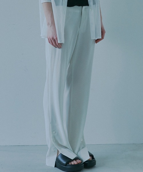 LE CIEL BLEU(ルシェルブルー)の「コンフィースリムフィットパンツ / Comfy Slim-Fit Pants(その他パンツ・レディース・ライトイエロー/ターコイズブルー/ホワイト・34/36/38)」の6枚目の写真