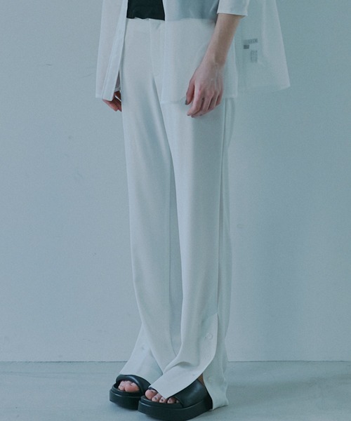 LE CIEL BLEU(ルシェルブルー)の「コンフィースリムフィットパンツ / Comfy Slim-Fit Pants(その他パンツ・レディース・ライトイエロー/ターコイズブルー/ホワイト・34/36/38)」の5枚目の写真