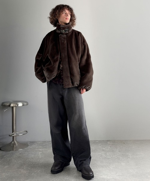 Classical Origin(クラシカルオリジン)の「3wayベルト襟フェイクファー素材ジャケット/Belted Collar Faux Fur Jacket(ブルゾン・メンズ・ブラウン/チャコールグレー・LARGE/MEDIUM/SMALL)」の21枚目の写真