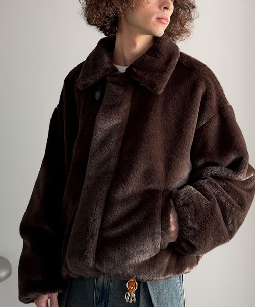 Classical Origin(クラシカルオリジン)の「3wayベルト襟フェイクファー素材ジャケット/Belted Collar Faux Fur Jacket(ブルゾン・メンズ・ブラウン/チャコールグレー・LARGE/MEDIUM/SMALL)」の9枚目の写真