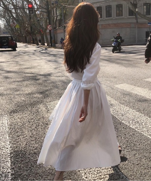 FREE STYLISTS(フリー スタイリスト)の「YUGA_YGMC Wrap flare shirt dress(ワンピース・レディース・ホワイト/ベージュ・FREE)」の8枚目の写真