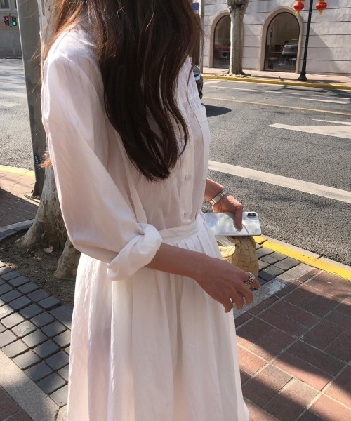 FREE STYLISTS(フリー スタイリスト)の「YUGA_YGMC Wrap flare shirt dress(ワンピース・レディース・ホワイト/ベージュ・FREE)」の5枚目の写真
