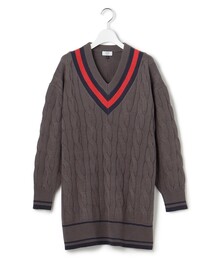 未使用 グッチ タグ付き お洒落なケーブル編み Vネック長袖ニット トップス 未使用 グッチ タグ付き お洒落なケーブル編み Vネック長袖ニット