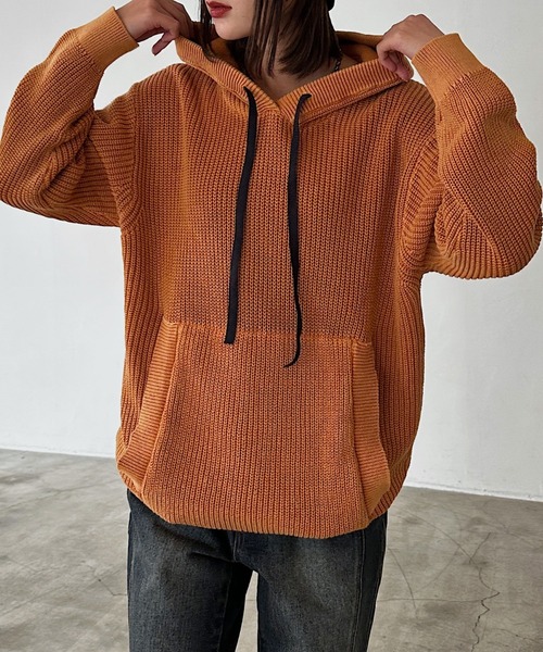 PAGEBOY(ページボーイ)の「ピグメントロゴニットパーカー【ロゴあり&ロゴなし(WEB限定)が選べる】(パーカー・レディース・チャコールグレー/オフホワイト/オレンジ/ホワイト系その他/オレンジ系その他/グレー系その他・FREE)」の5枚目の写真