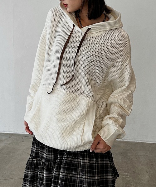 PAGEBOY(ページボーイ)の「ピグメントロゴニットパーカー【ロゴあり&ロゴなし(WEB限定)が選べる】(パーカー・レディース・チャコールグレー/オフホワイト/オレンジ/ホワイト系その他/オレンジ系その他/グレー系その他・FREE)」の16枚目の写真