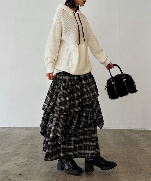 PAGEBOY(ページボーイ)の「ピグメントロゴニットパーカー【ロゴあり&ロゴなし(WEB限定)が選べる】(パーカー・レディース・チャコールグレー/オフホワイト/オレンジ/ホワイト系その他/オレンジ系その他/グレー系その他・FREE)」の13枚目の写真