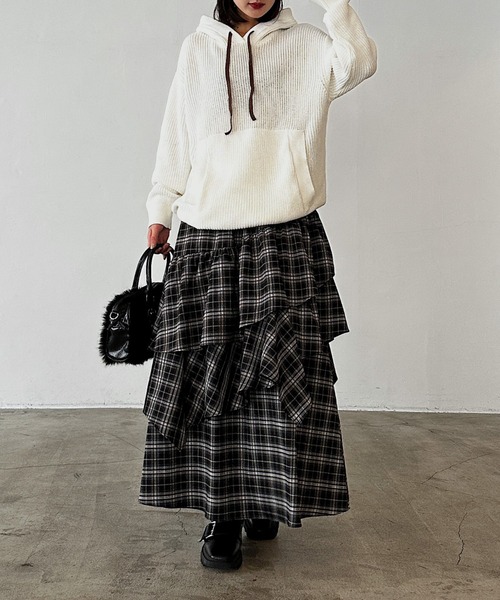 PAGEBOY(ページボーイ)の「ピグメントロゴニットパーカー【ロゴあり&ロゴなし(WEB限定)が選べる】(パーカー・レディース・チャコールグレー/オフホワイト/オレンジ/ホワイト系その他/オレンジ系その他/グレー系その他・FREE)」の12枚目の写真