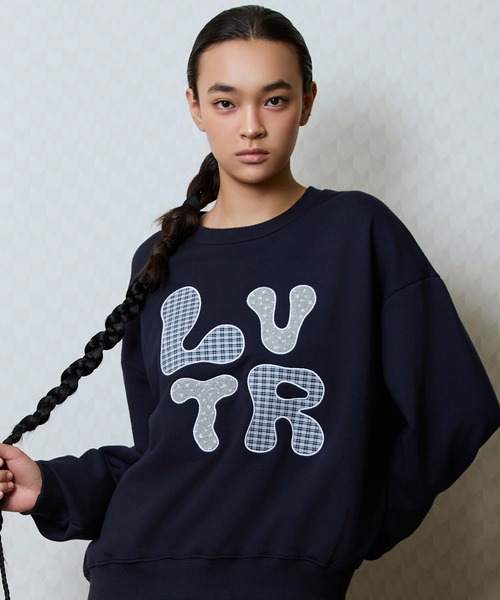 LUVISTRUE(ラヴイズトゥルー)の「GT LVTR PATCH SWEATSHIRT(スウェット・レディース・ブラック/グレー/ネイビー・FREE)」の3枚目の写真