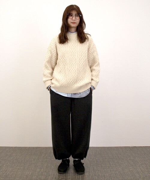 J.PRESS YORK STREET(ジェイプレスヨークストリート)の「【UNISEX】アランケーブル クルーネック ニット(ニット/セーター・メンズ・オレンジ系/ネイビー系/アイボリー系/黄土色系・SMALL/LARGE/MEDIUM)」の17枚目の写真