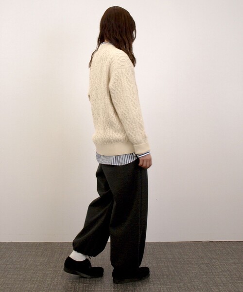J.PRESS YORK STREET(ジェイプレスヨークストリート)の「【UNISEX】アランケーブル クルーネック ニット(ニット/セーター・メンズ・オレンジ系/ネイビー系/アイボリー系/黄土色系・SMALL/LARGE/MEDIUM)」の15枚目の写真