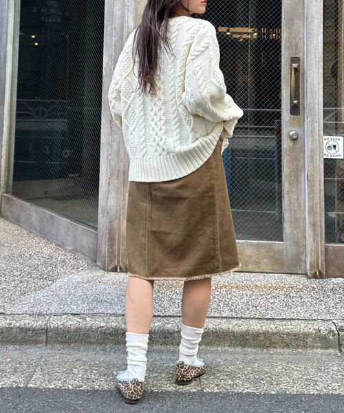 WILLOW（ウィロー）の「【willow】Ｖネックケーブルニット（ニット/セーター・レディース・オフホワイト/ブラウン・ONE SIZE）」の10枚目の写真