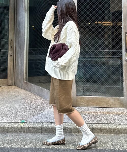 WILLOW（ウィロー）の「【willow】Ｖネックケーブルニット（ニット/セーター・レディース・オフホワイト/ブラウン・ONE SIZE）」の8枚目の写真