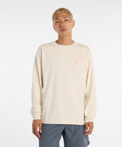 NEW BALANCE（ニューバランス）の「Athletics ランナーズマップロゴロングスリーブTシャツ（Tシャツ/カットソー・メンズ・ベージュ/ダークブラウン・SMALL/MEDIUM/LARGE/X-LARGE/XX-LARGE）」の2枚目の写真