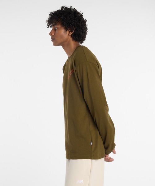 NEW BALANCE（ニューバランス）の「Athletics ランナーズマップロゴロングスリーブTシャツ（Tシャツ/カットソー・メンズ・ベージュ/ダークブラウン・SMALL/MEDIUM/LARGE/X-LARGE/XX-LARGE）」の4枚目の写真