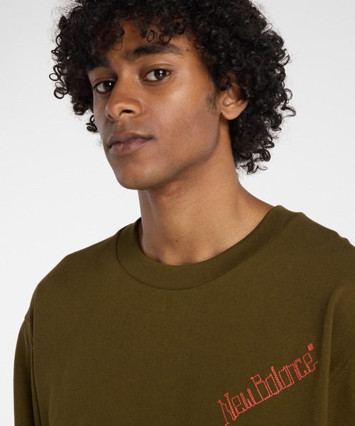 NEW BALANCE（ニューバランス）の「Athletics ランナーズマップロゴロングスリーブTシャツ（Tシャツ/カットソー・メンズ・ベージュ/ダークブラウン・SMALL/MEDIUM/LARGE/X-LARGE/XX-LARGE）」の5枚目の写真
