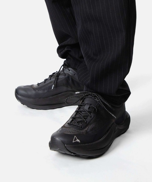 ROA(ロア)の「ROA SELLA ロア セラ スニーカー(スニーカー・メンズ・ブラック・43/41/39/38)」の1枚目の写真