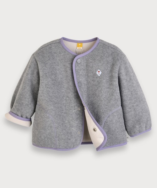 moimoln（モイモルン）の「【SOFT&】カラー配色ノーカラーフリースジャケット（ブルゾン・キッズ・ピンク/イエロー/グレー・130cm/120cm/110cm/100cm/90cm/80ｃｍ）」の2枚目の写真