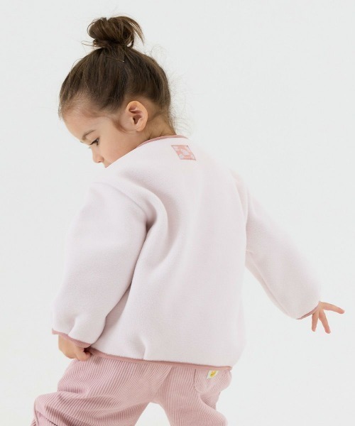 moimoln（モイモルン）の「【SOFT&】カラー配色ノーカラーフリースジャケット（ブルゾン・キッズ・ピンク/イエロー/グレー・130cm/120cm/110cm/100cm/90cm/80ｃｍ）」の6枚目の写真
