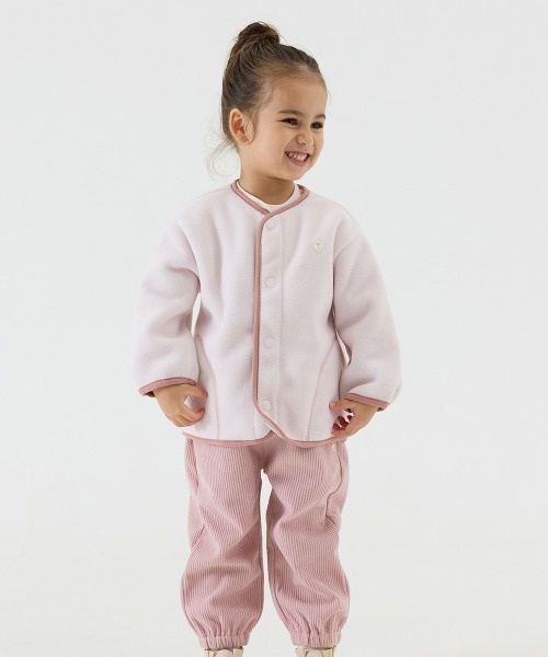 moimoln（モイモルン）の「【SOFT&】カラー配色ノーカラーフリースジャケット（ブルゾン・キッズ・ピンク/イエロー/グレー・130cm/120cm/110cm/100cm/90cm/80ｃｍ）」の7枚目の写真