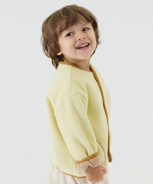 moimoln（モイモルン）の「【SOFT&】カラー配色ノーカラーフリースジャケット（ブルゾン・キッズ・ピンク/イエロー/グレー・130cm/120cm/110cm/100cm/90cm/80ｃｍ）」の13枚目の写真