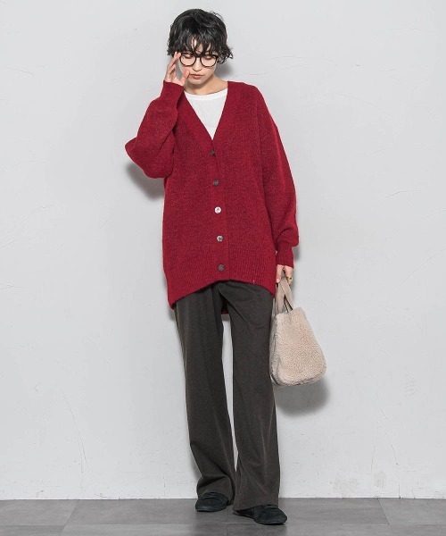 MAYSON GREY（メイソングレイ）の「フラッフィーVネックニットカーディガン≪手洗い可能≫（カーディガン/ボレロ・レディース・チャコールグレー/グリーン/レッド/ブラウン・M）」の12枚目の写真