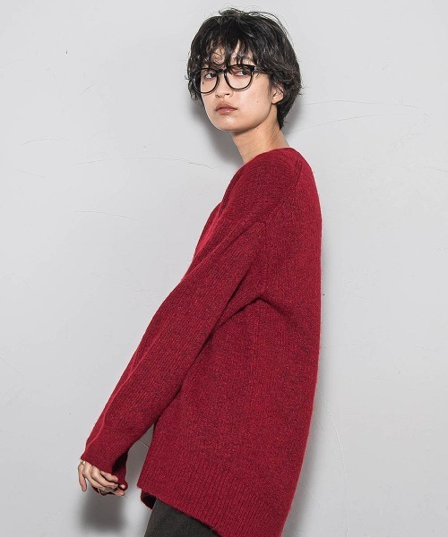 MAYSON GREY（メイソングレイ）の「フラッフィーVネックニットカーディガン≪手洗い可能≫（カーディガン/ボレロ・レディース・チャコールグレー/グリーン/レッド/ブラウン・M）」の11枚目の写真