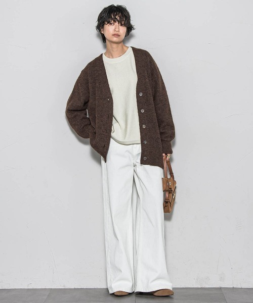 MAYSON GREY（メイソングレイ）の「フラッフィーVネックニットカーディガン≪手洗い可能≫（カーディガン/ボレロ・レディース・チャコールグレー/グリーン/レッド/ブラウン・M）」の21枚目の写真