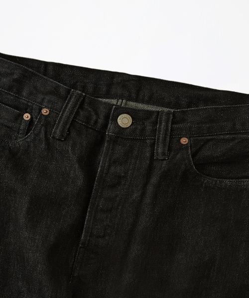 OUTSTANDING(アウトスタンディング)の「40S SELVEDGE STRAIGHT PANTS_BLACK(デニムパンツ・メンズ・その他・SMALL/MEDIUM/LARGE/X-LARGE/X-SMALL)」の3枚目の写真