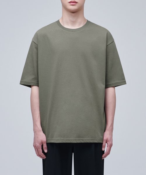 MUSINSA STANDARD（ムシンサスタンダード）の「リサイクルリラックスクルーネックTシャツ[カーキグレー]（Tシャツ/カットソー・メンズ・その他・LARGE/X-LARGE/XX-LARGE/SMALL/MEDIUM）」の2枚目の写真