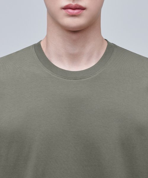 MUSINSA STANDARD（ムシンサスタンダード）の「リサイクルリラックスクルーネックTシャツ[カーキグレー]（Tシャツ/カットソー・メンズ・その他・LARGE/X-LARGE/XX-LARGE/SMALL/MEDIUM）」の4枚目の写真
