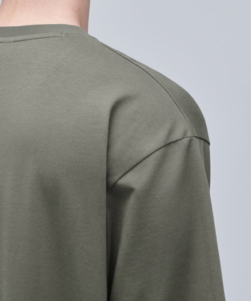 MUSINSA STANDARD（ムシンサスタンダード）の「リサイクルリラックスクルーネックTシャツ[カーキグレー]（Tシャツ/カットソー・メンズ・その他・LARGE/X-LARGE/XX-LARGE/SMALL/MEDIUM）」の6枚目の写真