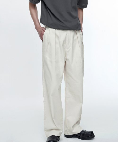 MUSINSA STANDARD（ムシンサスタンダード）の「リバースツータックワイドチノパンツ[クリーム]（その他パンツ・メンズ・その他・27/30/29/42）」の3枚目の写真