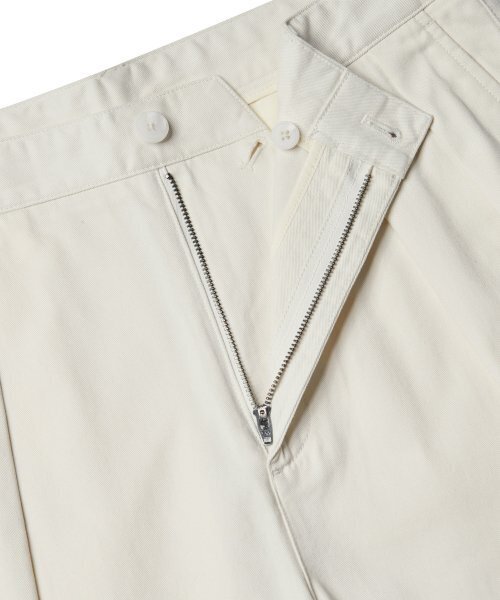 MUSINSA STANDARD（ムシンサスタンダード）の「リバースツータックワイドチノパンツ[クリーム]（その他パンツ・メンズ・その他・27/30/29/42）」の9枚目の写真
