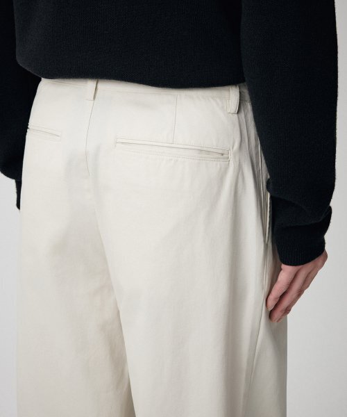 MUSINSA STANDARD（ムシンサスタンダード）の「リバースツータックワイドチノパンツ[クリーム]（その他パンツ・メンズ・その他・27/30/29/42）」の11枚目の写真