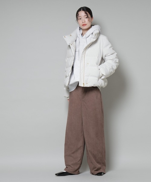 NANO universe（ナノユニバース）の「ボリュームネックダウンショートコート（ダウンジャケット/コート・レディース・ベージュ/ブラック/アイボリー・FREE）」の21枚目の写真