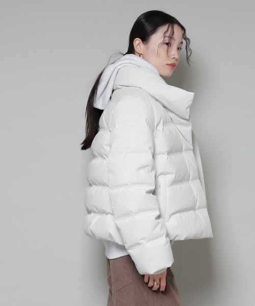 NANO universe（ナノユニバース）の「ボリュームネックダウンショートコート（ダウンジャケット/コート・レディース・ベージュ/ブラック/アイボリー・FREE）」の19枚目の写真