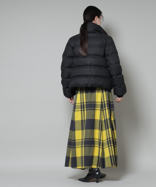 NANO universe（ナノユニバース）の「ボリュームネックダウンショートコート（ダウンジャケット/コート・レディース・ベージュ/ブラック/アイボリー・FREE）」の9枚目の写真