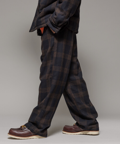 FREAK'S STORE（フリークスストア）の「ワイドシルエット ウォッシュド フランネル トラウザーズ / Washed Flannel Trousers（その他パンツ・メンズ・グリーン/ブラウン/ブラック・MEDIUM/LARGE）」の6枚目の写真