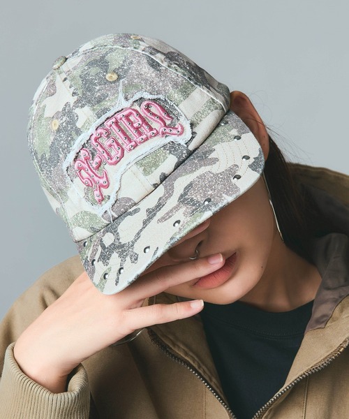 X-girl（エックスガール）の「STUDDED LOGO PATCH 6PANEL CAP（キャップ・レディース・ブラック/ピンク/カモフラージュ・ONE SIZE）」の3枚目の写真