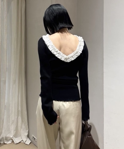STYLEMIXER(スタイルミキサー)の「バックオープンフリルニットトップ(ニット/セーター・レディース・ベージュ/グレー/ブラック・FREE)」の2枚目の写真