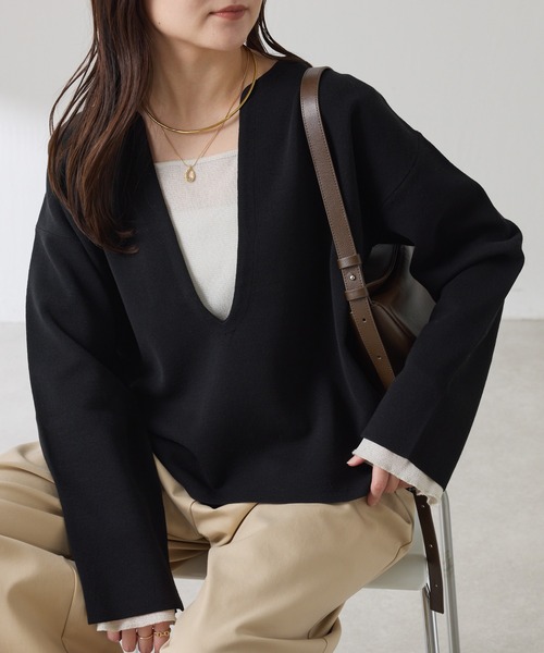 COLLAGE GALLARDAGALANTE（コラージュガリャルダガランテ）の「Vネックバスクニット/WEB限定カラー展開（ニット/セーター・レディース・ホワイト/グリーン/ネイビー/ブラック・FREE）」の2枚目の写真