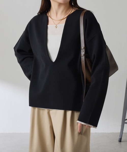 COLLAGE GALLARDAGALANTE（コラージュガリャルダガランテ）の「Vネックバスクニット/WEB限定カラー展開（ニット/セーター・レディース・ホワイト/グリーン/ネイビー/ブラック・FREE）」の9枚目の写真