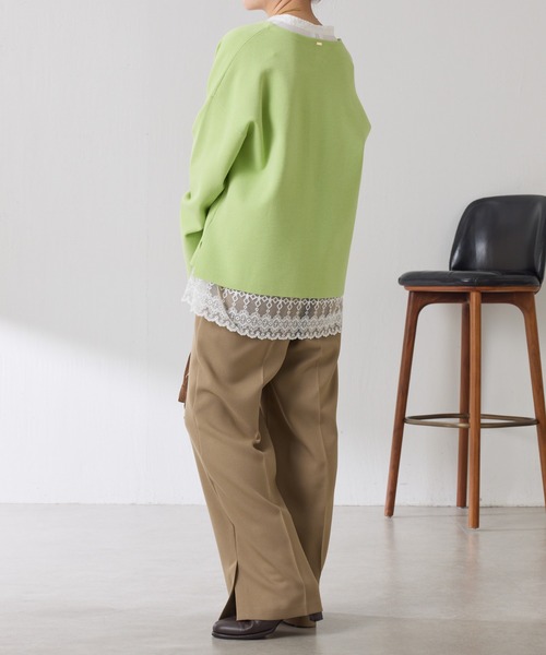 COLLAGE GALLARDAGALANTE（コラージュガリャルダガランテ）の「Vネックバスクニット/WEB限定カラー展開（ニット/セーター・レディース・ホワイト/グリーン/ネイビー/ブラック・FREE）」の20枚目の写真