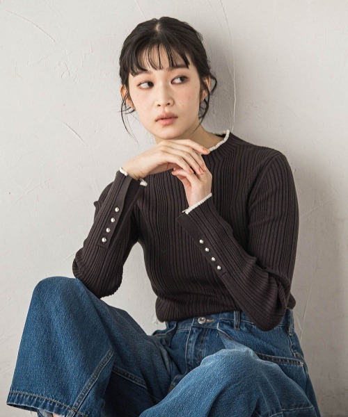 Droite lautreamont（ドロワットロートレアモン）の「袖ボタンランダムリブニット≪手洗い可能≫（ニット/セーター・レディース・オフホワイト/ピンク/イエロー/アイボリー/ブラック/チャコールグレー/ダークネイビー/ボルドー/ブラック系その他/ホワイト系その他・M）」の11枚目の写真