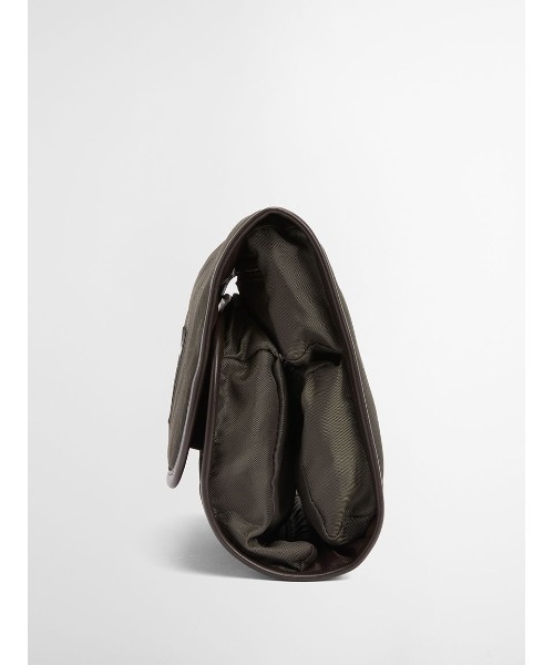 Barbour(バブアー)の「Hang ワックス ウォッシュバッグ(ハンドバッグ・メンズ・オリーブ・ONE SIZE)」の3枚目の写真