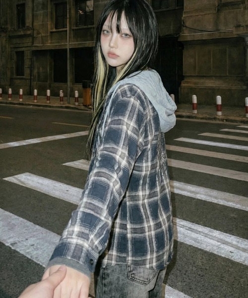 .KOM(ドットコム)の「『.KOM/ドットケーオーエム』フードSWTチェックシャツ【GC】(シャツ/ブラウス・レディース・ブルー/ブラック・FREE)」の3枚目の写真